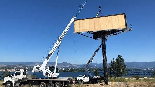 Hoarding fabrication and fitting